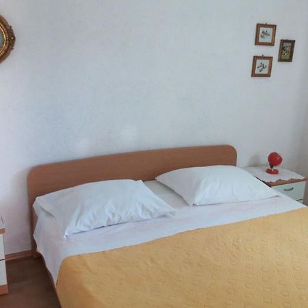 Apartments Janja - Terrace Sea View Nečujam Eksteriør billede
