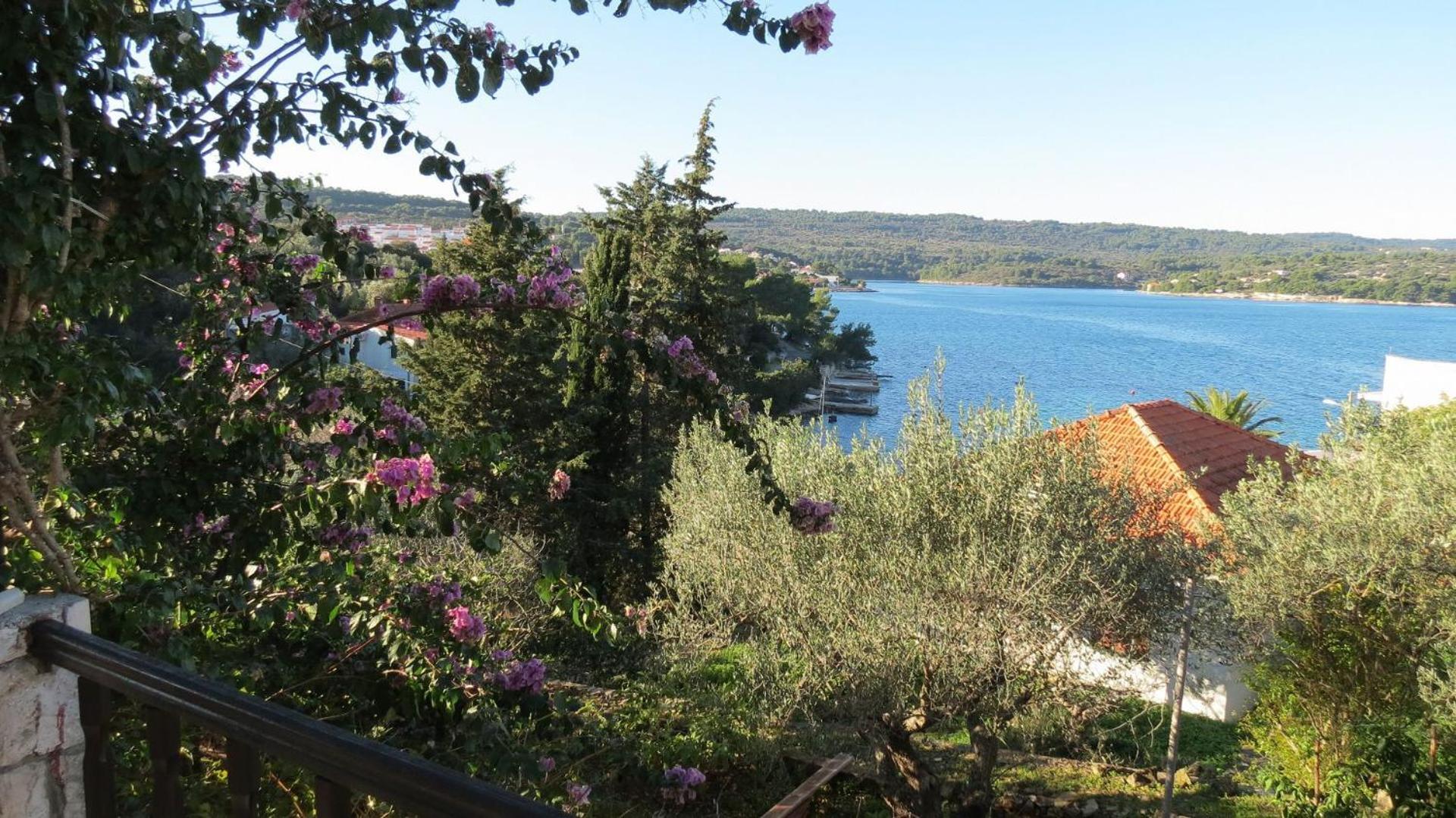 Apartments Janja - Terrace Sea View Nečujam Eksteriør billede